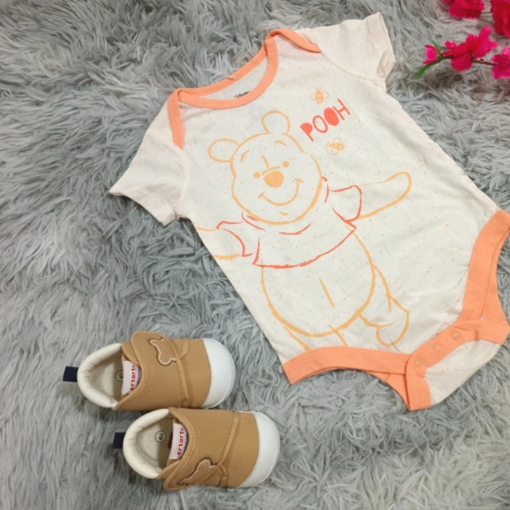 🌼$5🌼Disney Winnie the Pooh Orange and White Bodysuit